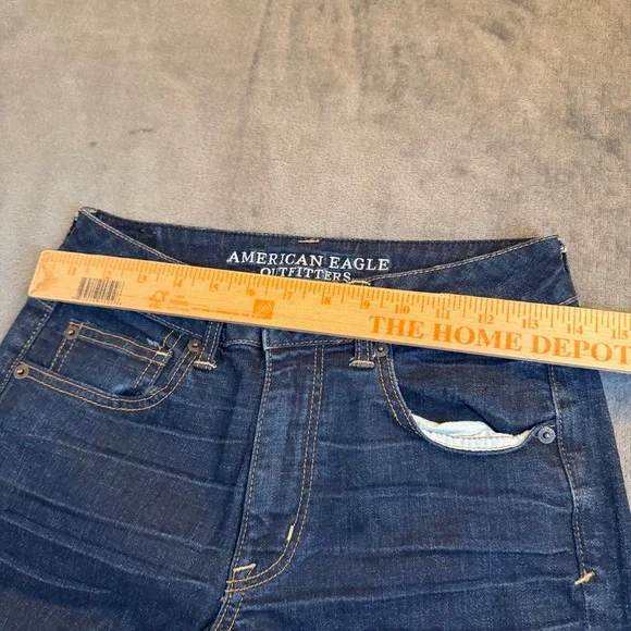 American Eagle Dark Wash Denim Cutoff Shorts Frayed Hem Womens size 8 28" - Picture 6 of 11